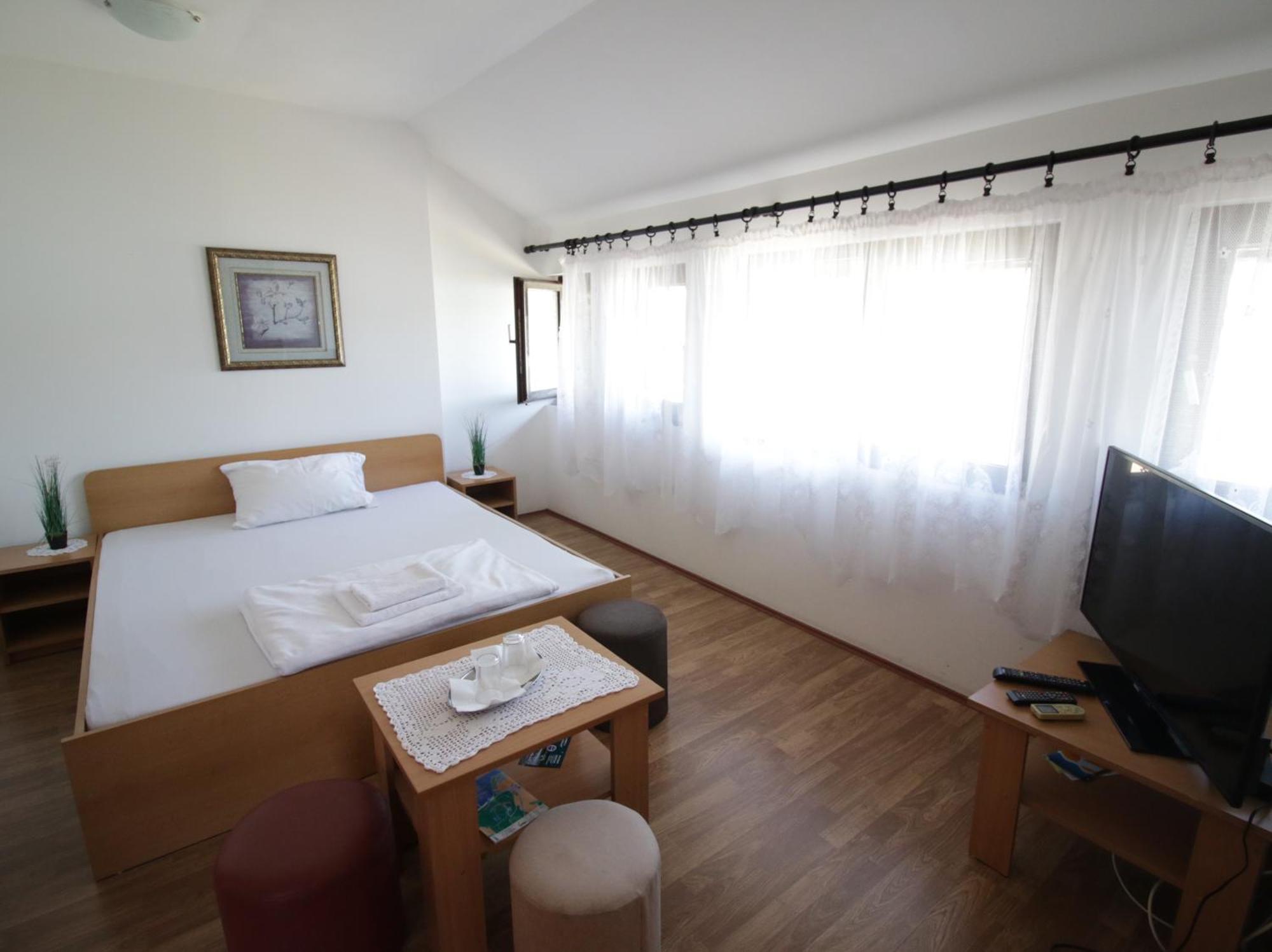 Rooms Jankovic Donji Milanovac Exterior photo